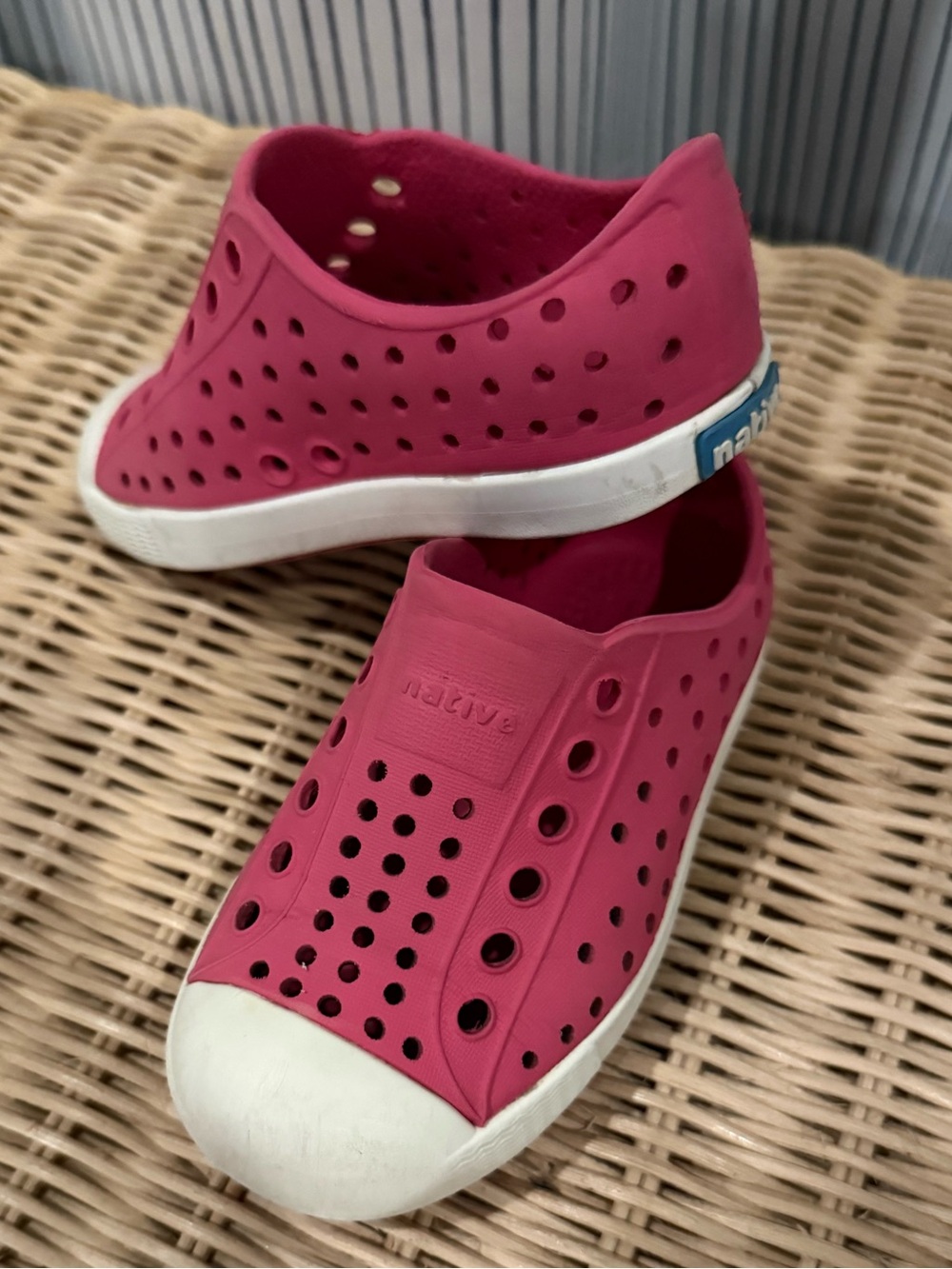 Native Toddler Slip-On Water Shoes with White Toe Size 7 Excellent Condition